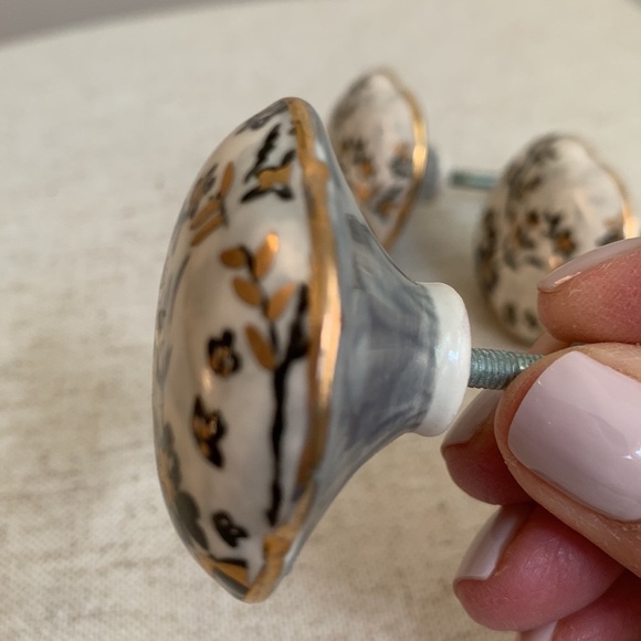 NWOT Set of 3 •Mascot Hardware Ceramic Square Ceramic Cabinet Knob - Picture 9 of 14